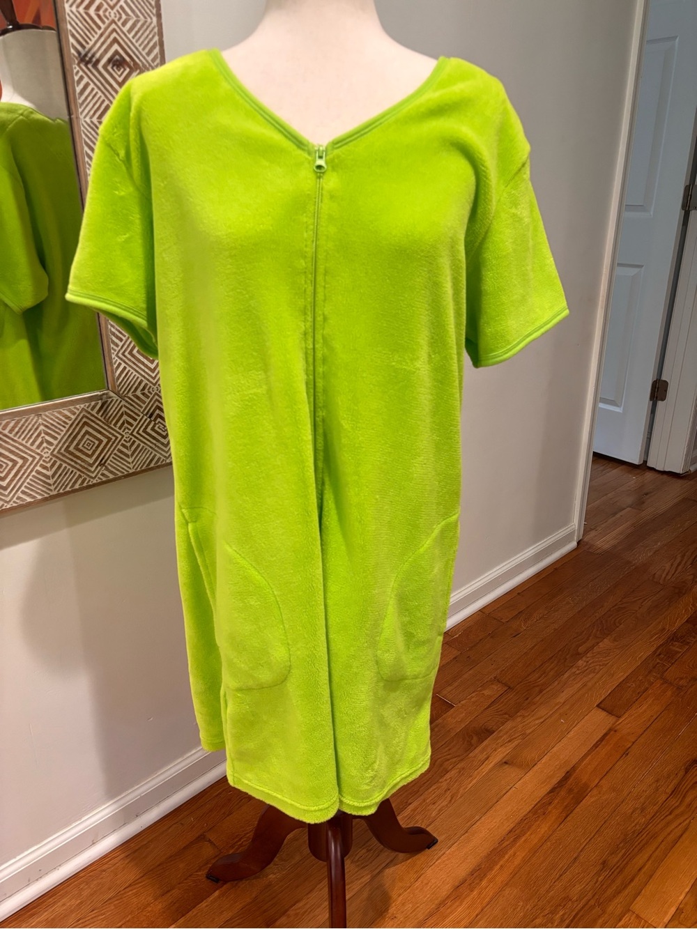 Bobbie Brooks 1X Neon Lime Green Terry Plush Zip Front Housecoat Robe Pockets